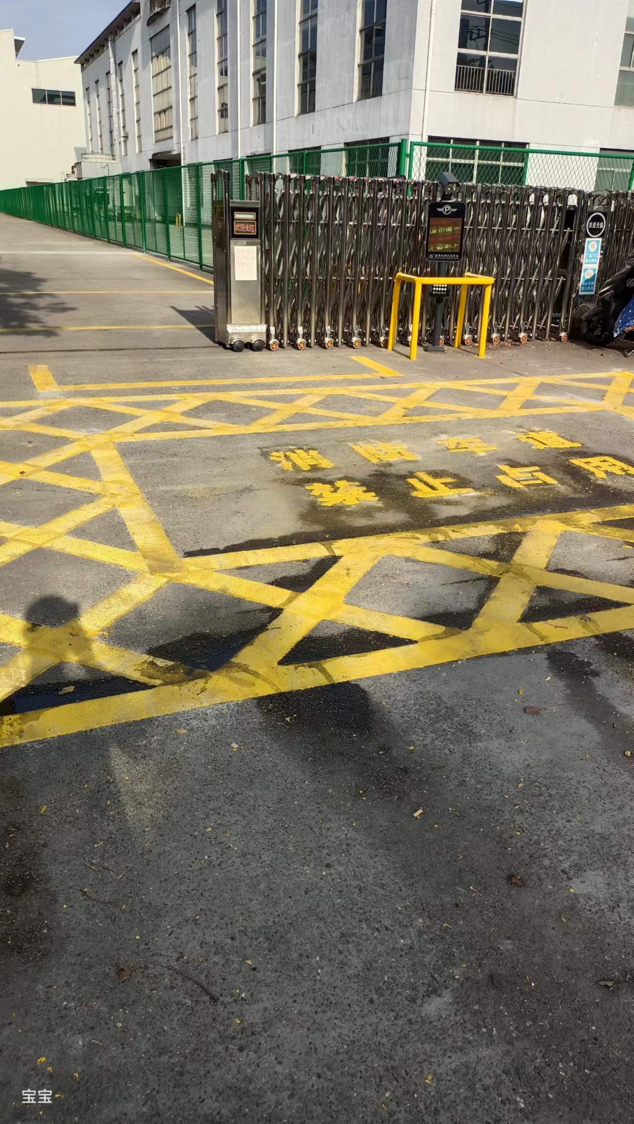 五桂山街道马路划线